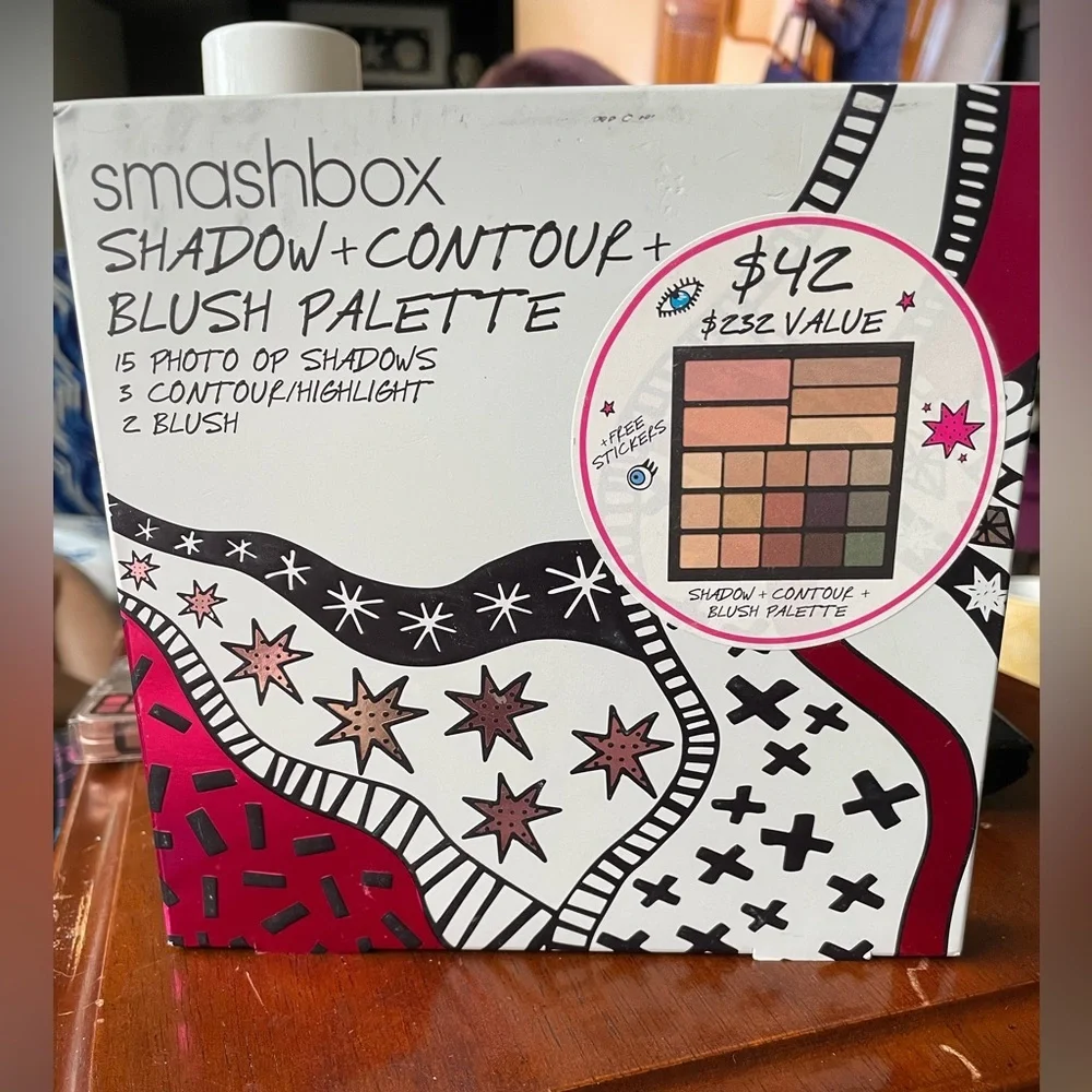 Smashbox drawn in decked out 20 shades shadow contour highlights